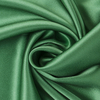 Атласный шелк-стрейч зеленого цвета