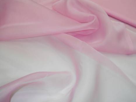 Органза - шелк розового цвета
